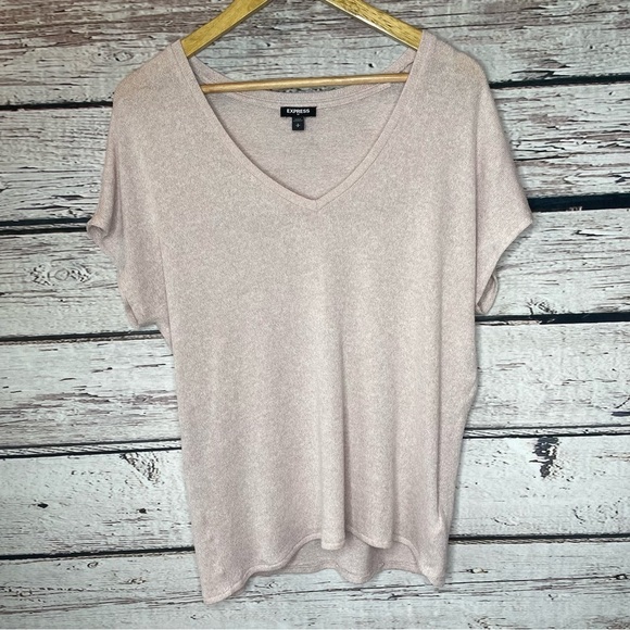 Express Light Pink Short Sleeve Sweater V-Neck Soft Stretchy Pullover Size Small - Picture 1 of 14